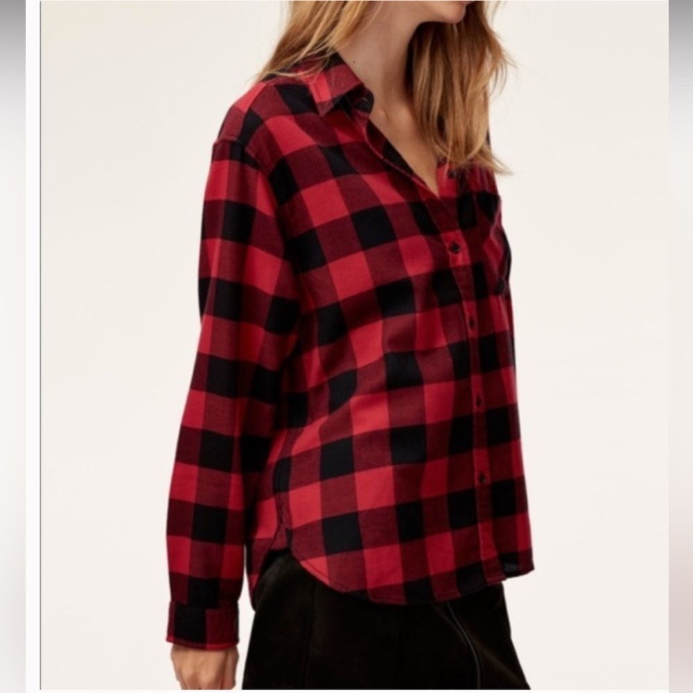 Aritzia Wilfred Free Red and Black Plaid Button up shirt Side Slits oversized XS